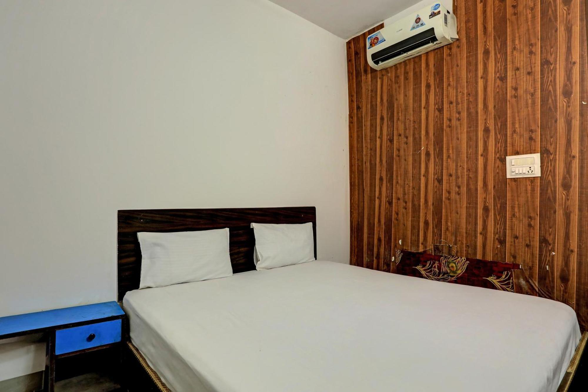 Hotel O Raaz Hotel Delhi  Exteriör bild