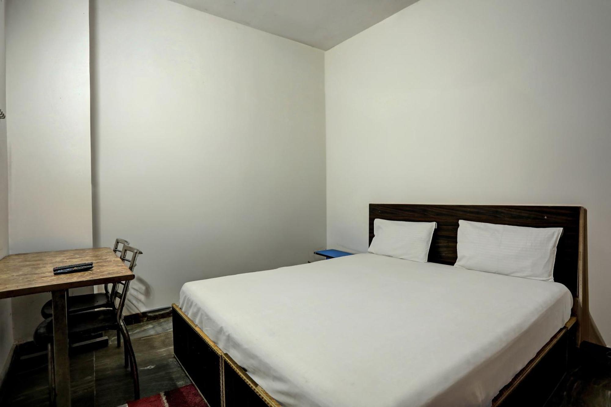 Hotel O Raaz Hotel Delhi  Exteriör bild