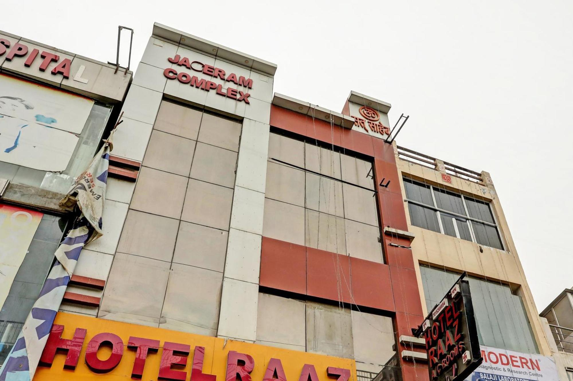 Hotel O Raaz Hotel Delhi  Exteriör bild