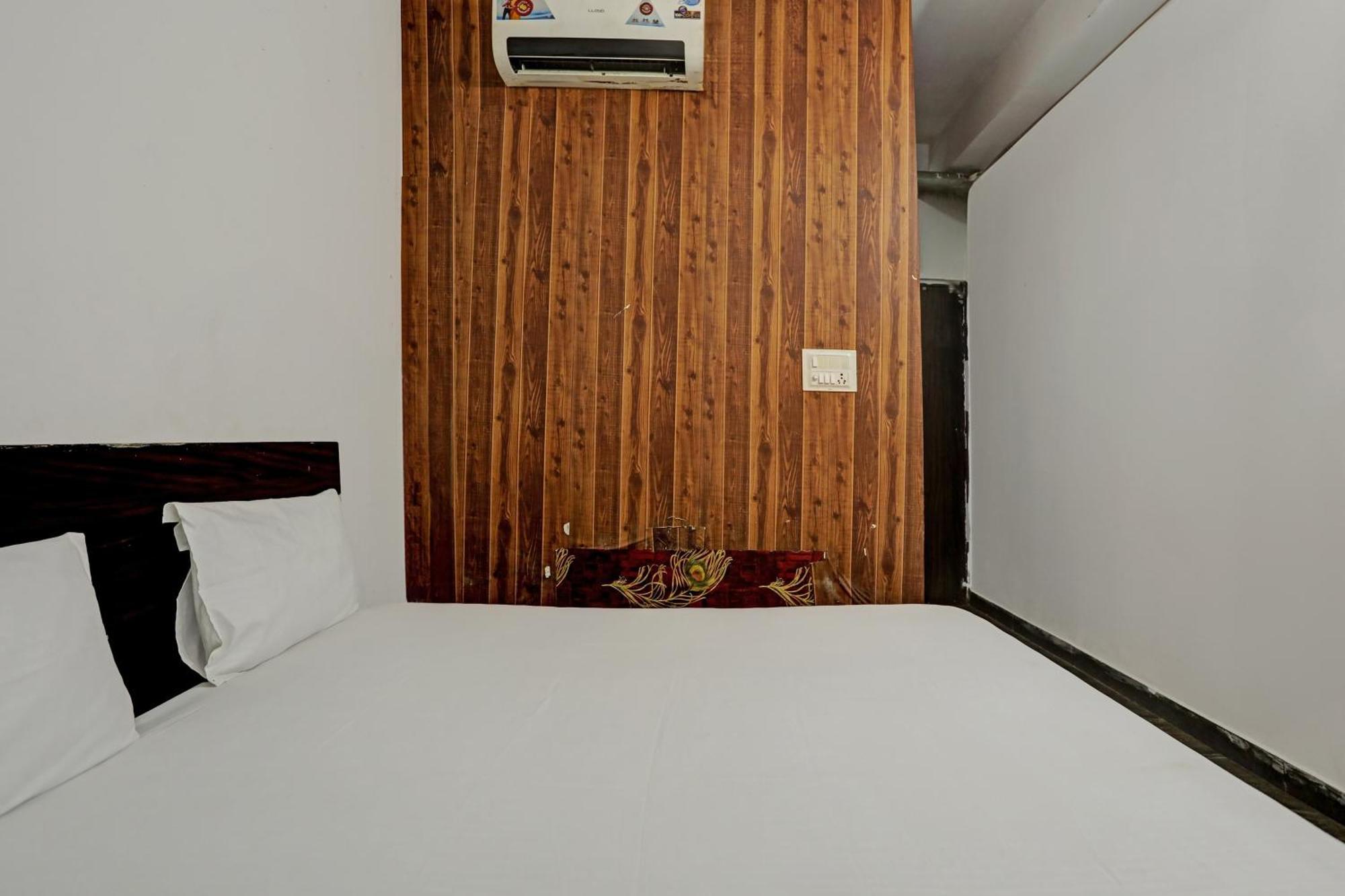 Hotel O Raaz Hotel Delhi  Exteriör bild